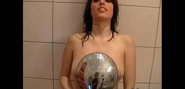 Shower head masturbation on webcam